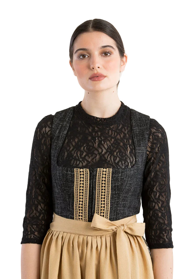 Hammerschmid Spitzen-Dirndlbluse Alina schwarz Getragen | Hammerschmid Lace Dirndl Blouse Alina Black worn