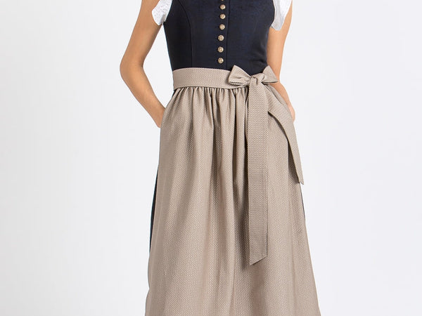 Dirndl Hochgeschlossen