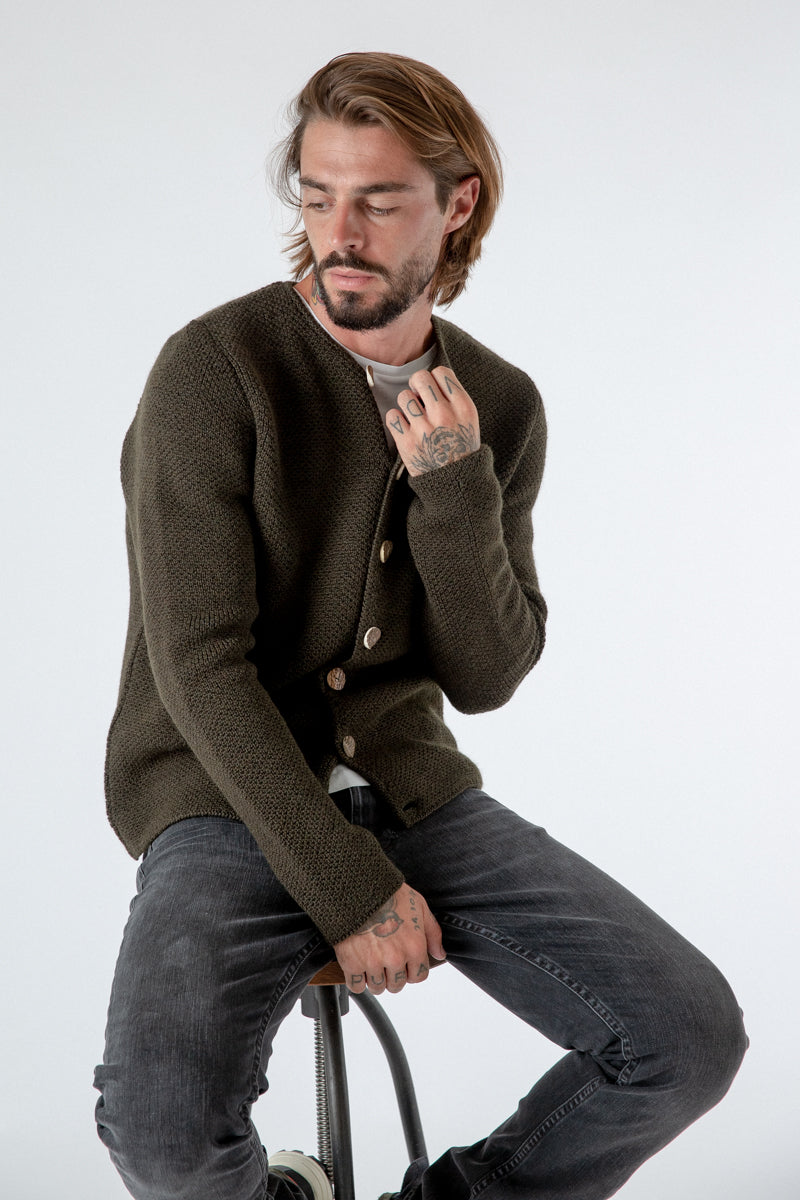 Gottseidank Strickjanker Toni altoliv Getragen | Gottseidank knit jacket Toni olive worn