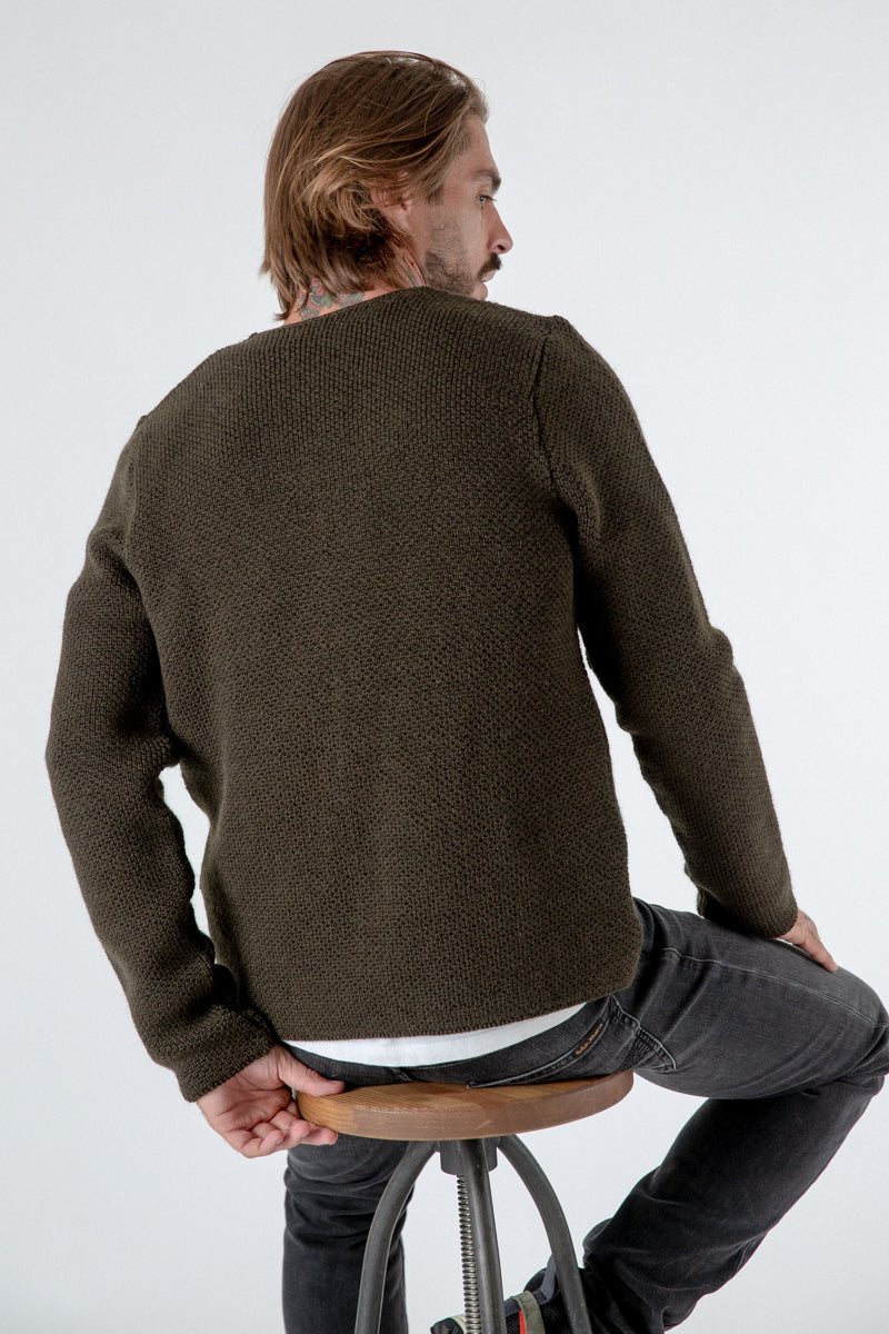 Gottseidank Strickjanker Toni altoliv Knopfdetail | Gottseidank knit jacket Toni olive button detail