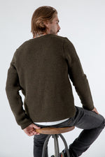 Gottseidank Strickjanker Toni altoliv Knopfdetail | Gottseidank knit jacket Toni olive button detail