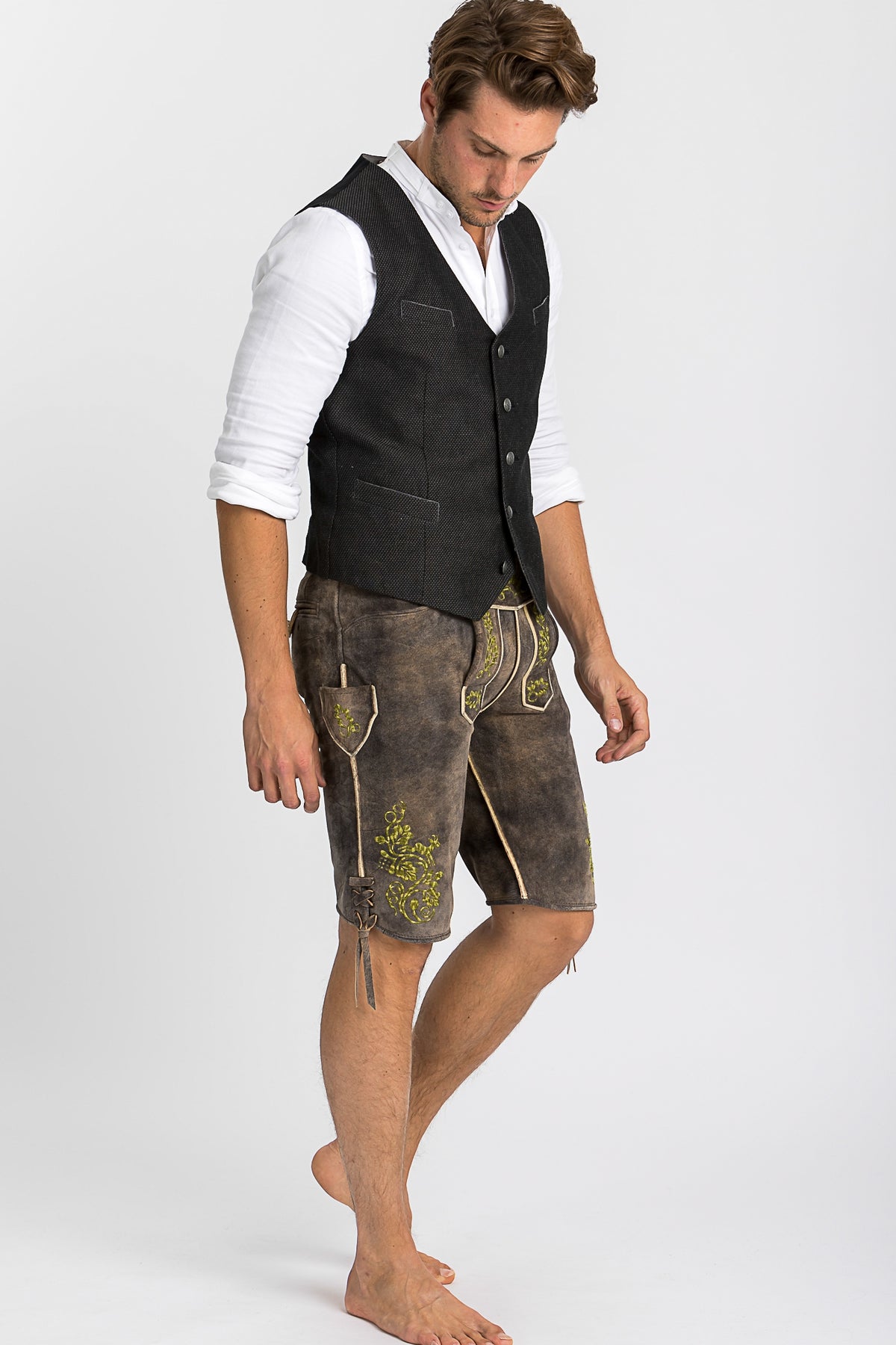 Beckert Lederhose Chieming Wildbock grau Detail Stickerei | Beckert Lederhosen Chieming Wildbock grey embroidery detail