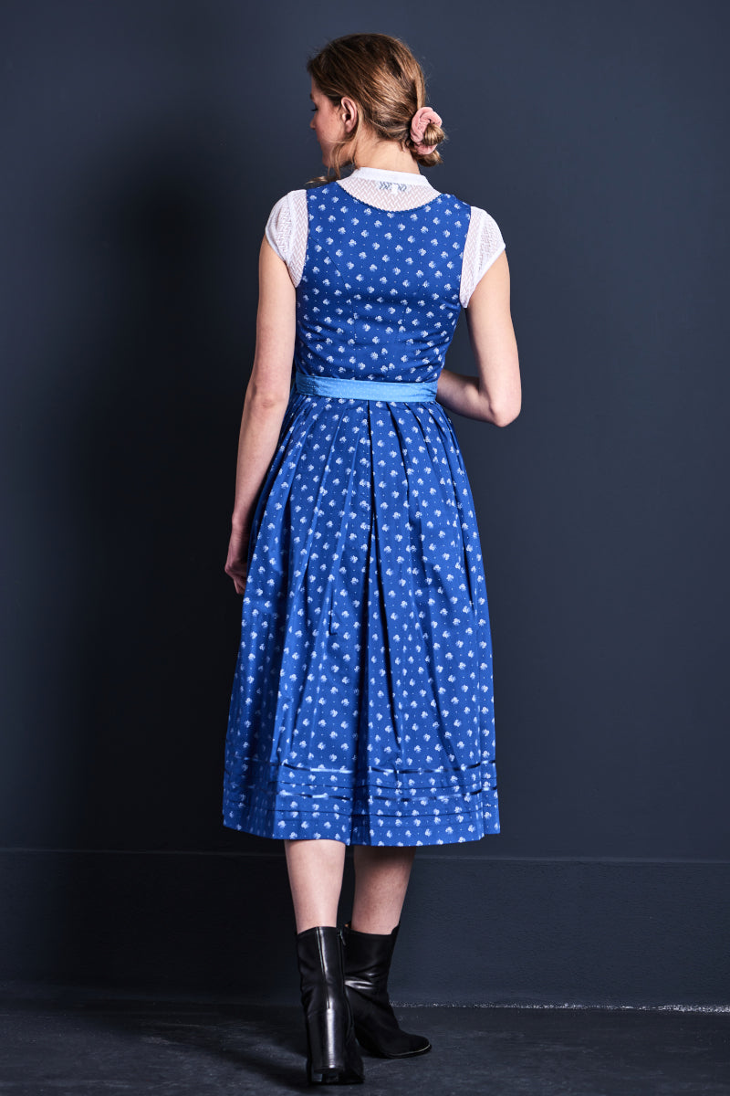 Hammerschmid Dirndl Rothsee Blau Getragen | Hammerschmid Dirndl Rothsee Blue worn