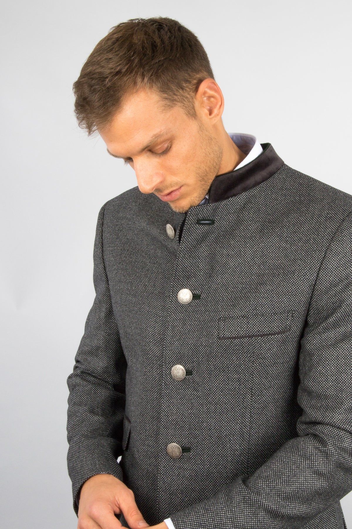 Poldi Trachtensakko S.Viktor grau Getragen | Poldi traditional jacket S.Viktor grey worn