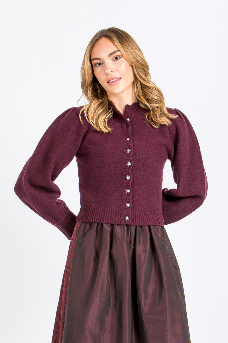 Fei scho schee Strickjacke Frontansicht 