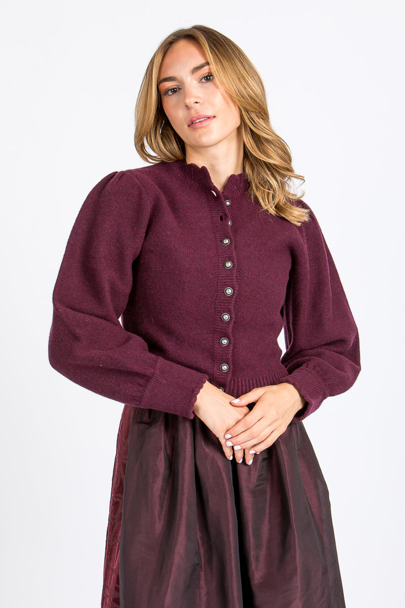 Fei scho schee Strickjacke Frontansicht 