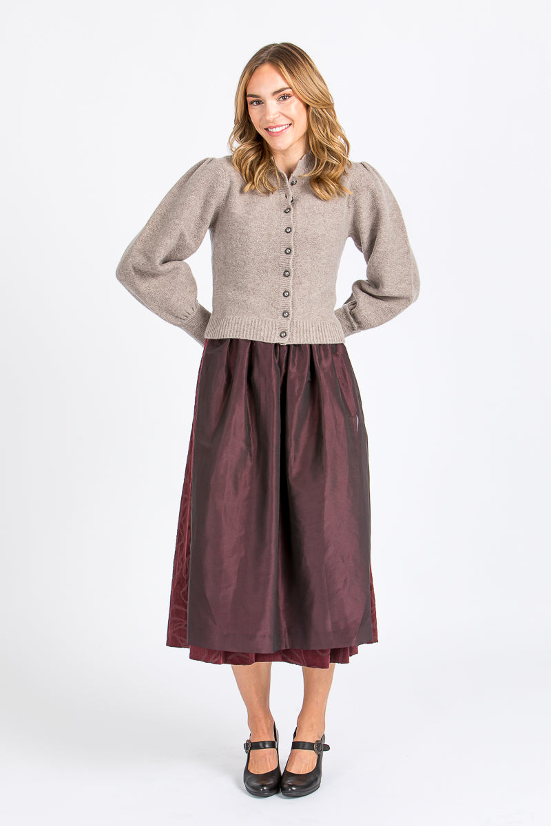 Fei scho schee Strickjacke mit Puffarm beige Weitwinkel