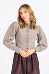 Fei scho schee Strickjacke mit Puffarm beige Frontansicht