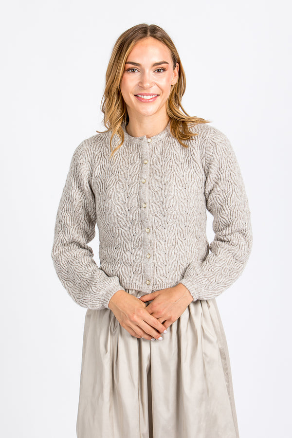 Madame Marie Strickjacke Avenara beige Frontansicht 