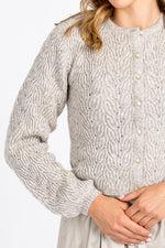 Madame Marie Strickjacke Avenara beige Nahaufnahme