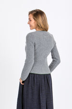 Almliebe Strickjacke Donauwörth Mittelgrau Rückansicht 