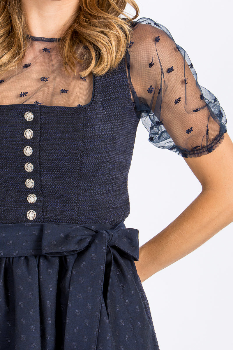 Wenger Dirndlbluse Isabella Bestickt Marine Nahaufnahme 