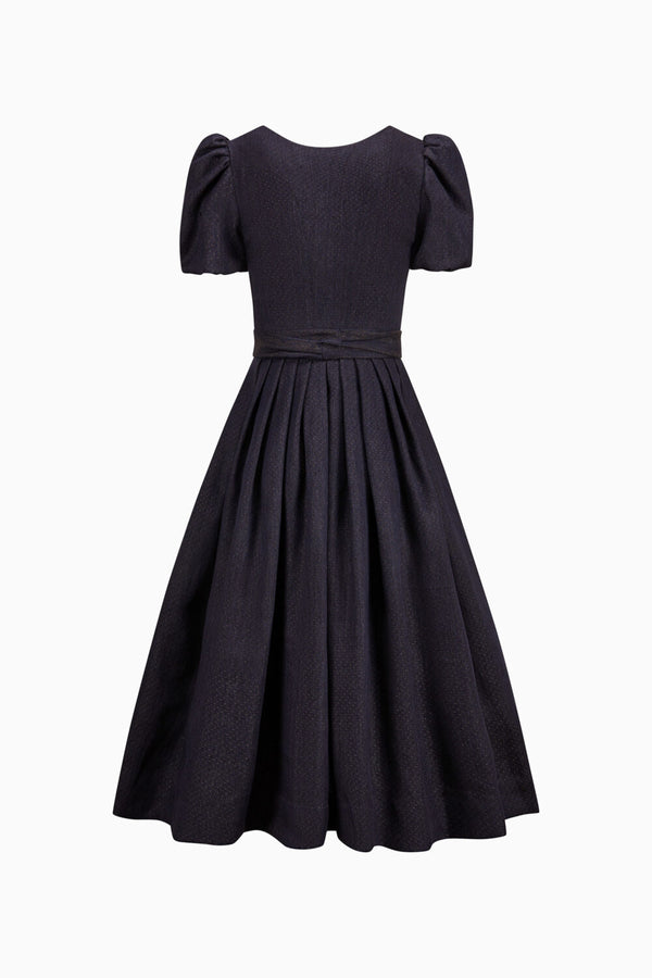 Halbarm Gottseidank Dirndl in Lila. Rückenansicht. 