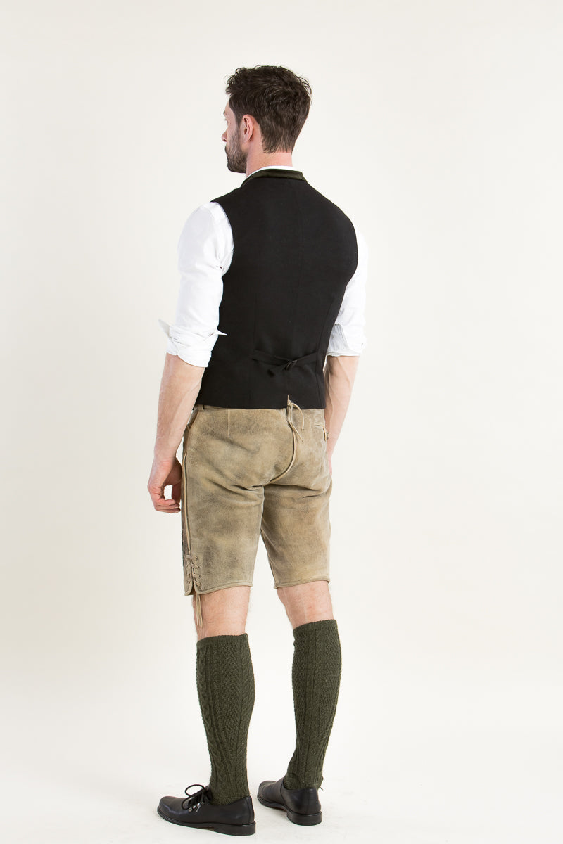 Almliebe Samtweste Ewiger Stenz Olivgrün Getragen | Almliebe Velvet Vest Ewiger Stenz olive green worn