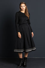 Almliebe Trachtenbluse Wetterstein schwarz Detail | Almliebe Trachtenbluse Wetterstein black detail