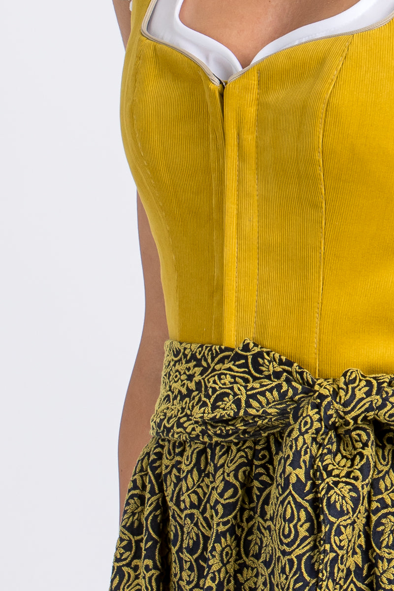 Almliebe Dirndl Cordula gelb Detail | Almliebe Dirndl Cordula yellow detail