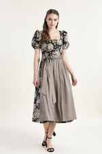 Almliebe Dirndl Rosmarie blau Vorderansicht | Almliebe Dirndl Rosmarie blue front view