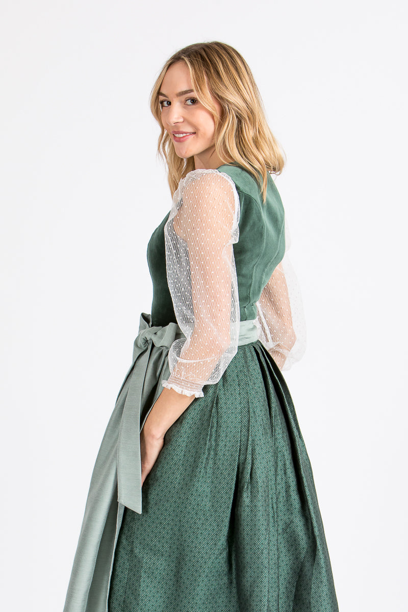 Gottseidank Dirndlbluse Nela Reinweiß Detail Ärmel | Gottseidank Dirndl Blouse Nela pure white sleeve detail