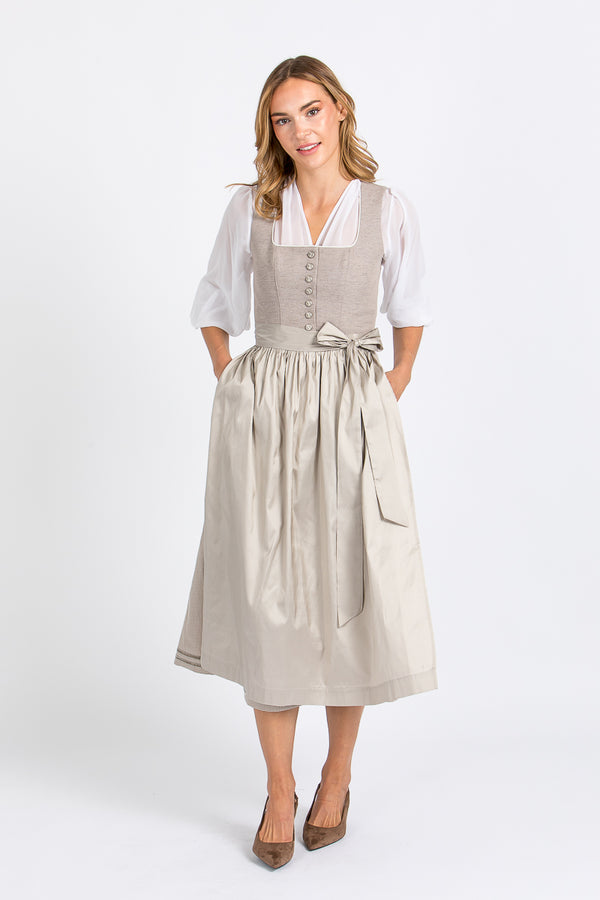 Dirndl von Almliebe in creme. Frontansicht. 