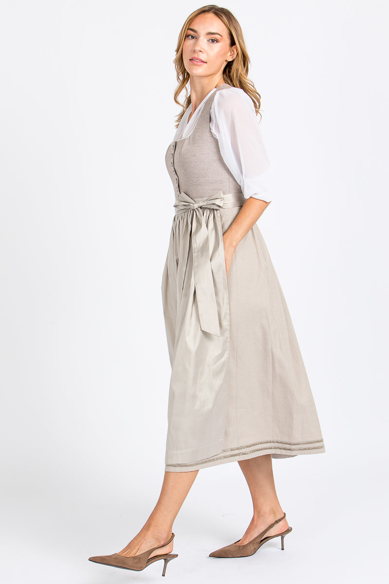 Dirndl von Almliebe in creme. Seitenansicht. 