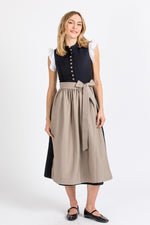 Almliebe Dirndl Nannerl blau beige hochgeschlossen Vorderansicht | Almliebe Nannerl dirndl blue beige high neck front view