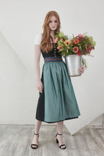 Almliebe Dirndl Deife Danz schwarz Getragen | Almliebe Dirndl Deife Danz black worn