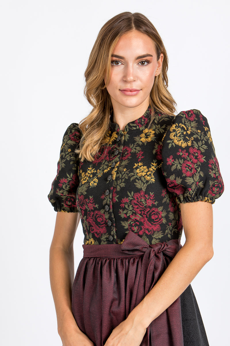 Hochgeschlossenes Almliebe Dirndl in bordeaux geblühmt in der Frontansicht, Oberkörper Nahe