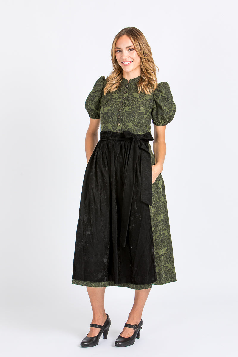 Olivgrünes Almliebe Dirndl Therese hochgeschlossen mit Puffarmen in der Frontansicht