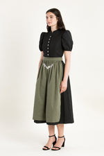 Almliebe Ärmeldirndl Therese schwarz Detail Mieder | Almliebe sleeve dirndl Therese black bodice detail