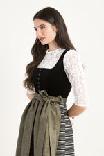 Almliebe Dirndl Wiesn Wunda schwarz/gold Getragen | Almliebe Dirndl Wiesn Wunda black/gold worn