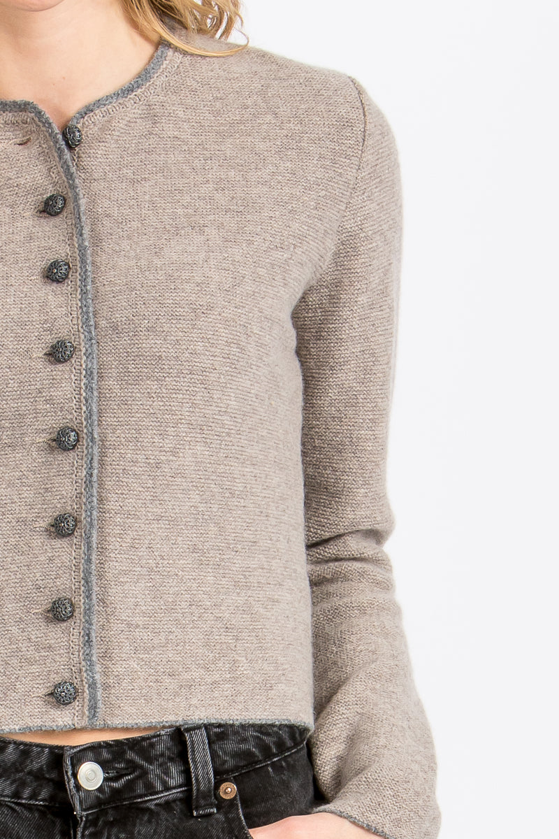 Almliebe Strickjacke Lachsfeld Lehm Mittelgrau Detail Saum | Almliebe cardigan Lachsfeld loam medium grey hem detail