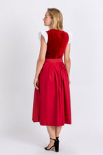 Almliebe Dirndl Christl rot Detail | Almliebe Dirndl Christl red detail