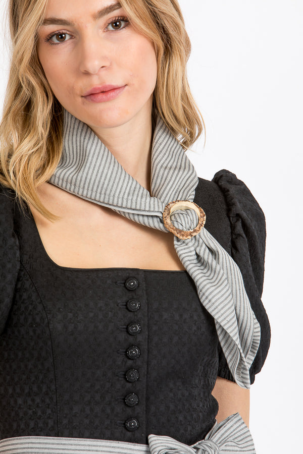 Almliebe Trachtentuch Anna Gestreift Detail | Almliebe traditional scarf Anna striped detail