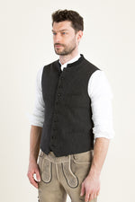 Almliebe Trachtenweste Hallodri Anthrazit Stehkragen | Almliebe traditional vest Hallodri anthracite collar detail