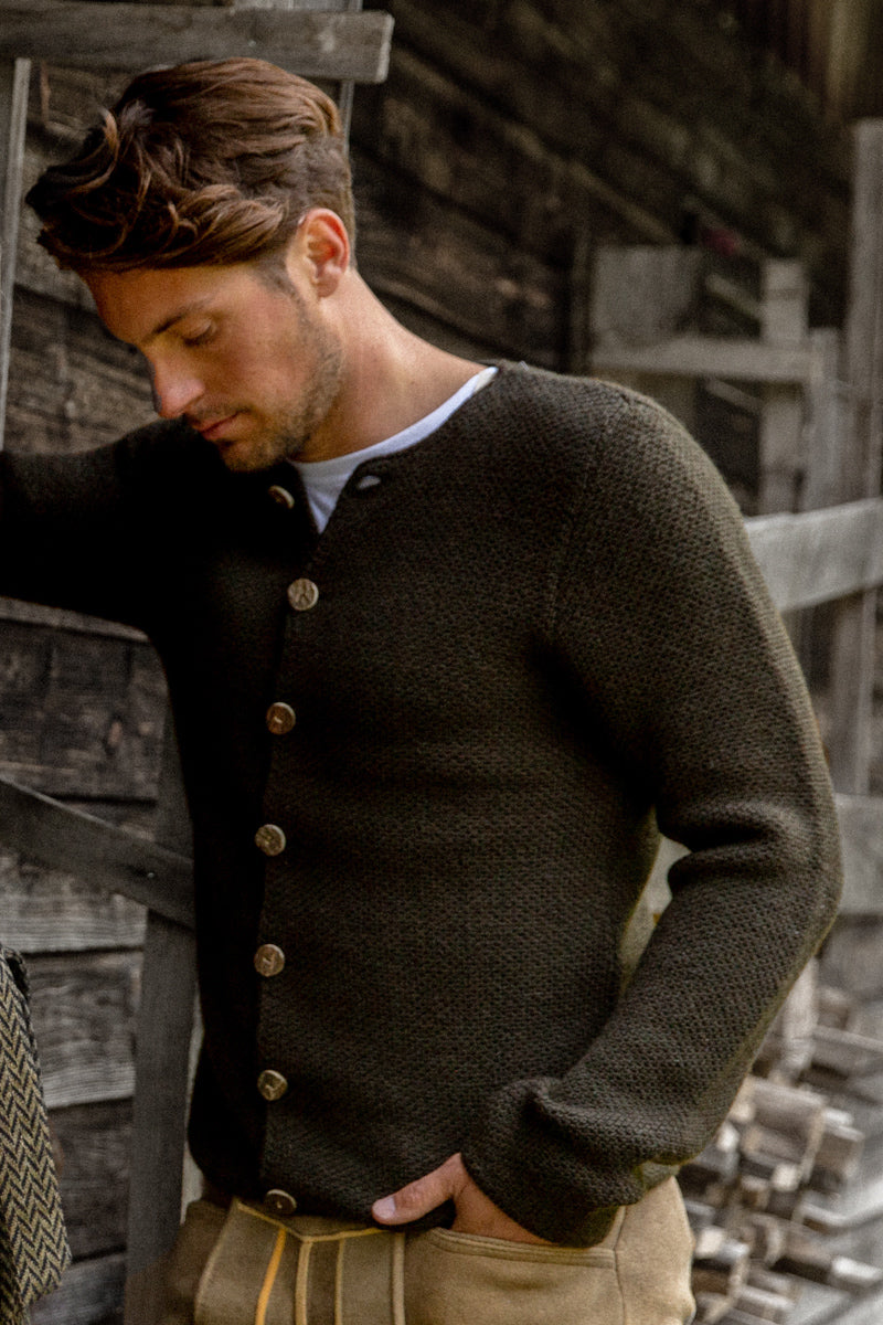 Gottseidank Strickjanker Toni altoliv Rückansicht | Gottseidank knit jacket Toni olive back view