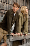 Gottseidank Strickjanker Toni altoliv Vorderansicht | Gottseidank knit jacket Toni olive front view