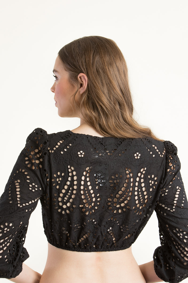 Alpenherz Dirndlbluse Lou Puffarm schwarz Detail | Alpenherz Dirndl Blouse Lou puff sleeve black detail