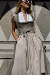 Alpenherz Leinendirndl Amanda olivgrün Froschgoscherl Vorderansicht | Alpenherz Amanda linen dirndl olive green ruffle neck front view