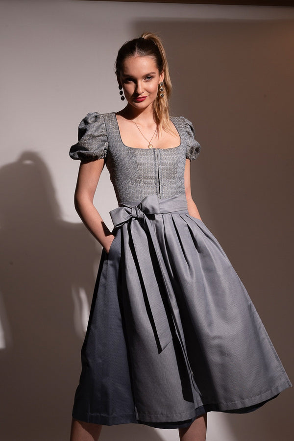 Alpenherz Ärmeldirndl Feline blau Vorderansicht | Alpenherz sleeved Dirndl Feline blue front view