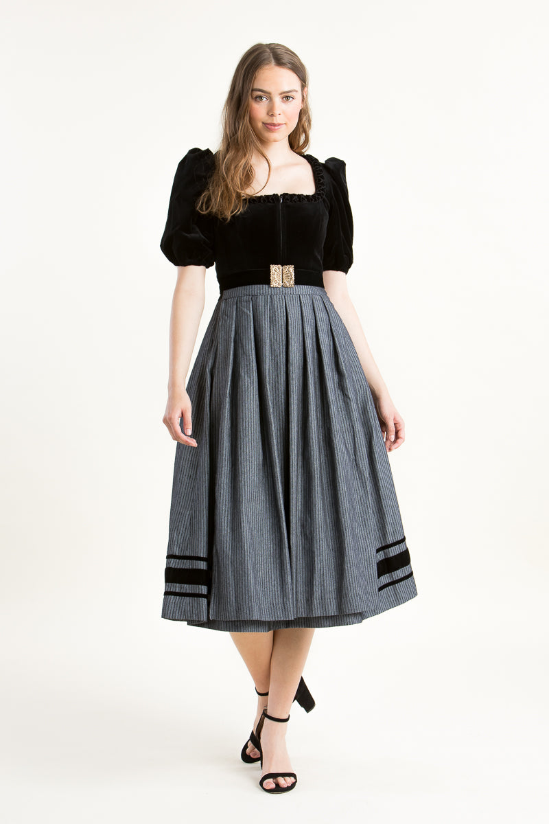 Alpenherz Samtdirndl Mona schwarz Detail Mieder | Alpenherz Samtdirndl Mona black bodice detail