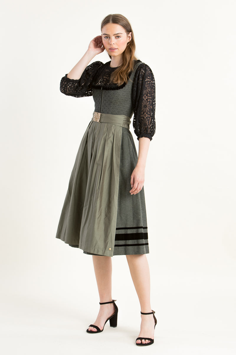 Alpenherz Dirndl Regina oliv Detail Mieder | Alpenherz Dirndl Regina olive bodice detail
