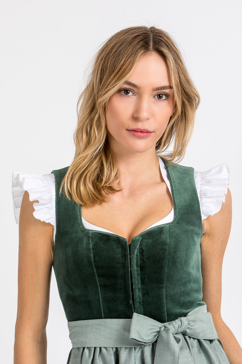 Alpenherz Dirndlbluse Ramona weiß Detail Herzausschnitt | Alpenherz Dirndlbluse Ramona white heart neckline detail