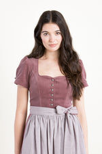 Anno Domini Halbarmdirndl Rosa rosenholz Detail Schürze | Anno Domini Half-Sleeve Dirndl Rosa rosewood apron detail