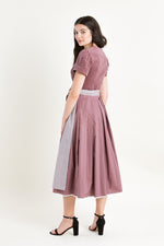 Anno Domini Halbarmdirndl Rosa rosenholz Rückansicht | Anno Domini Half-Sleeve Dirndl Rosa rosewood back view