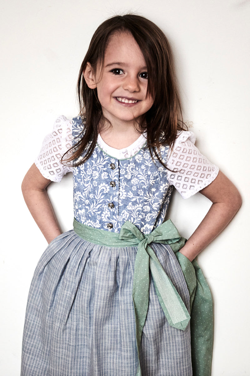 Berwin & Wolff Kinderdirndl jeansblau Vorderansicht | Berwin & Wolff children's dirndl denim blue front view