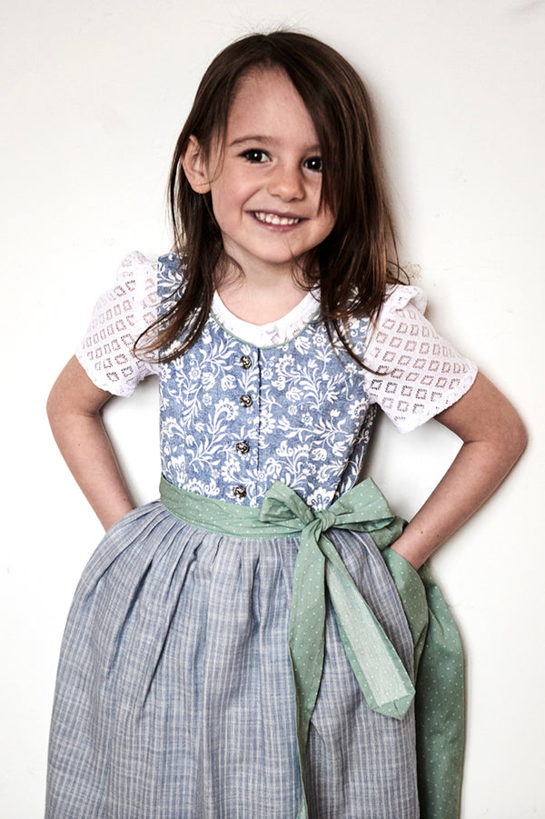 Berwin & Wolff Kinderdirndl jeansblau Vorderansicht | Berwin & Wolff children's dirndl denim blue front view