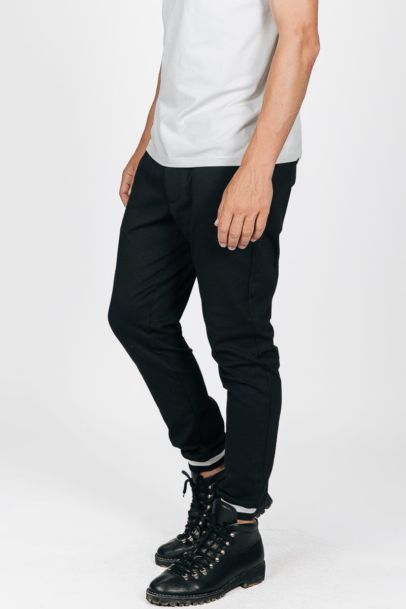 Almliebe Wanderhose Arber schwarz Vorderansicht | Almliebe hiking trousers Arber black front view