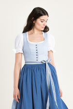 Wenger Dirndlbluse Fabienne weiß getragen | Wenger dirndl blouse Fabienne white worn