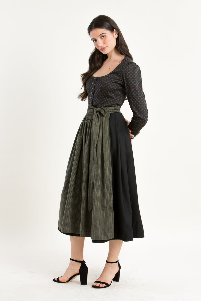 Anno Domini Ärmeldirndl Amrei Schwarz Getragen | Anno Domini Sleeved dirndl Amrei Black worn