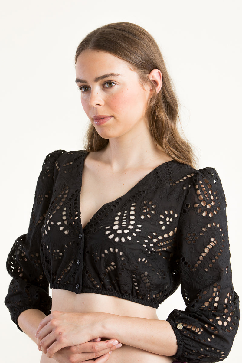 Alpenherz Dirndlbluse Lou Puffarm schwarz Getragen | Alpenherz Dirndl Blouse Lou puff sleeve black worn